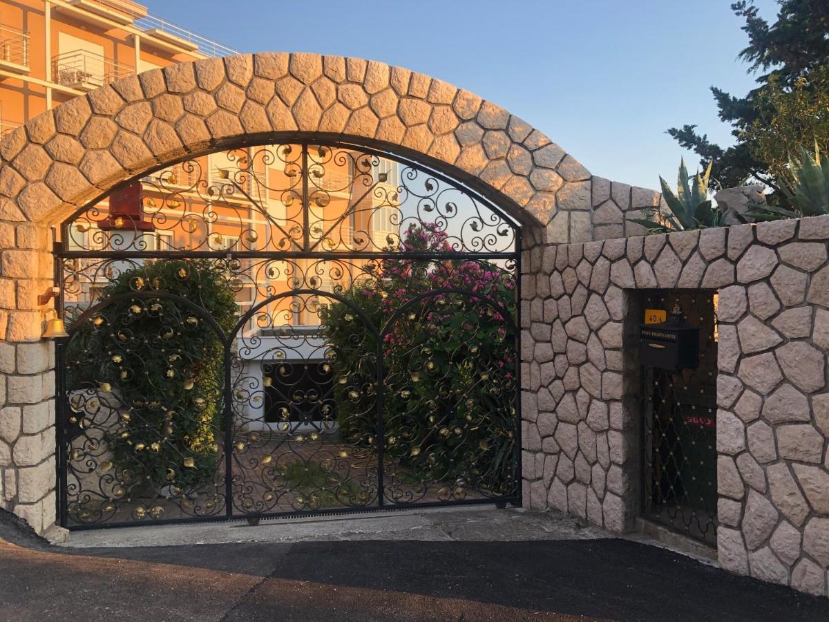 La Villa - Beach House & Rooms Crikvenica Bagian luar foto