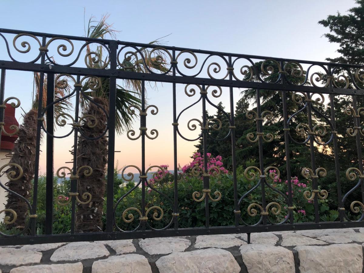 La Villa - Beach House & Rooms Crikvenica Bagian luar foto