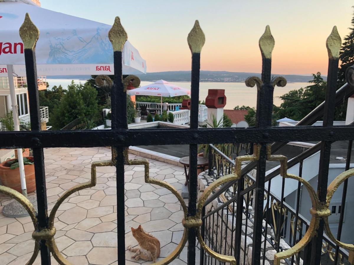 La Villa - Beach House & Rooms Crikvenica Bagian luar foto